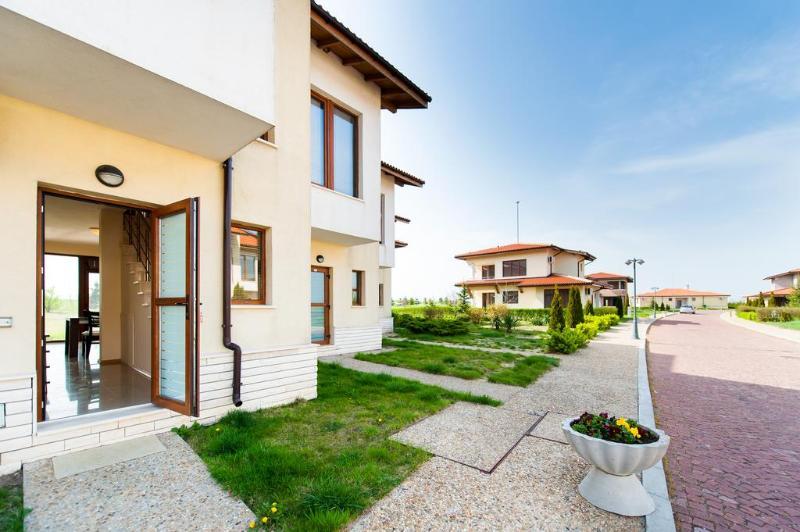 Lighthouse Golf & Spa Apartments Balchik Exterior photo
